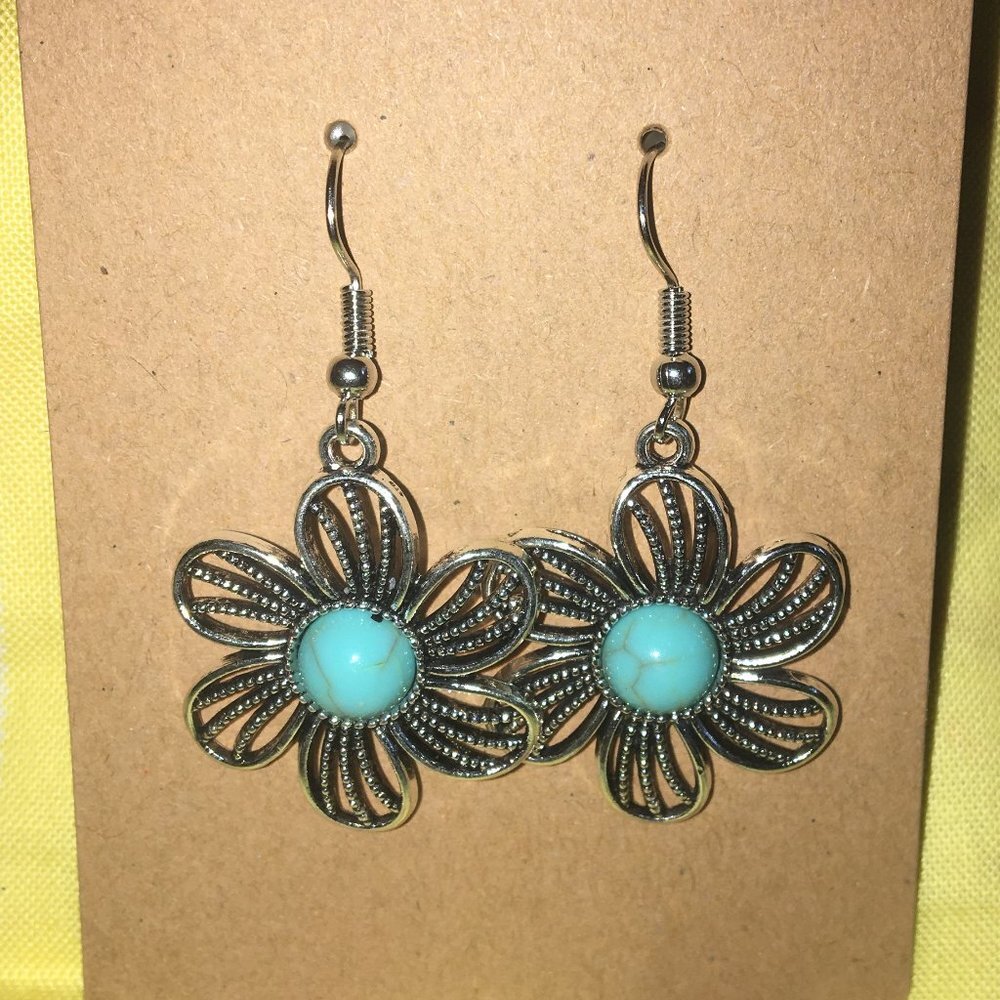 Vintage Flower Bohemian Blue Stone Drop Earring NWOT